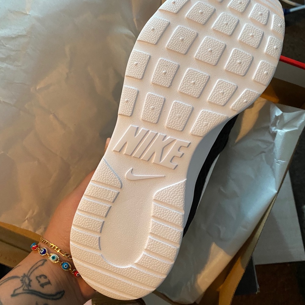 Sneakers - Picture 3 of 3